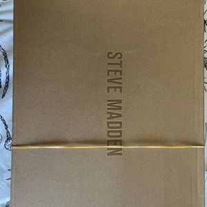 BRAND NEW STEVE MADDEN high knee boots